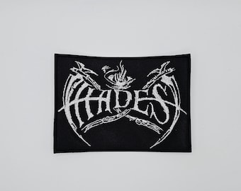 Witte geborduurde Hades-patch met logo en vierkante rand