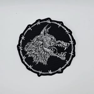 Nails Wolf Barbwire-logotypformad broderad lapp