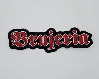 Parche bordado con borde en forma de logotipo rojo y blanco de Brujería