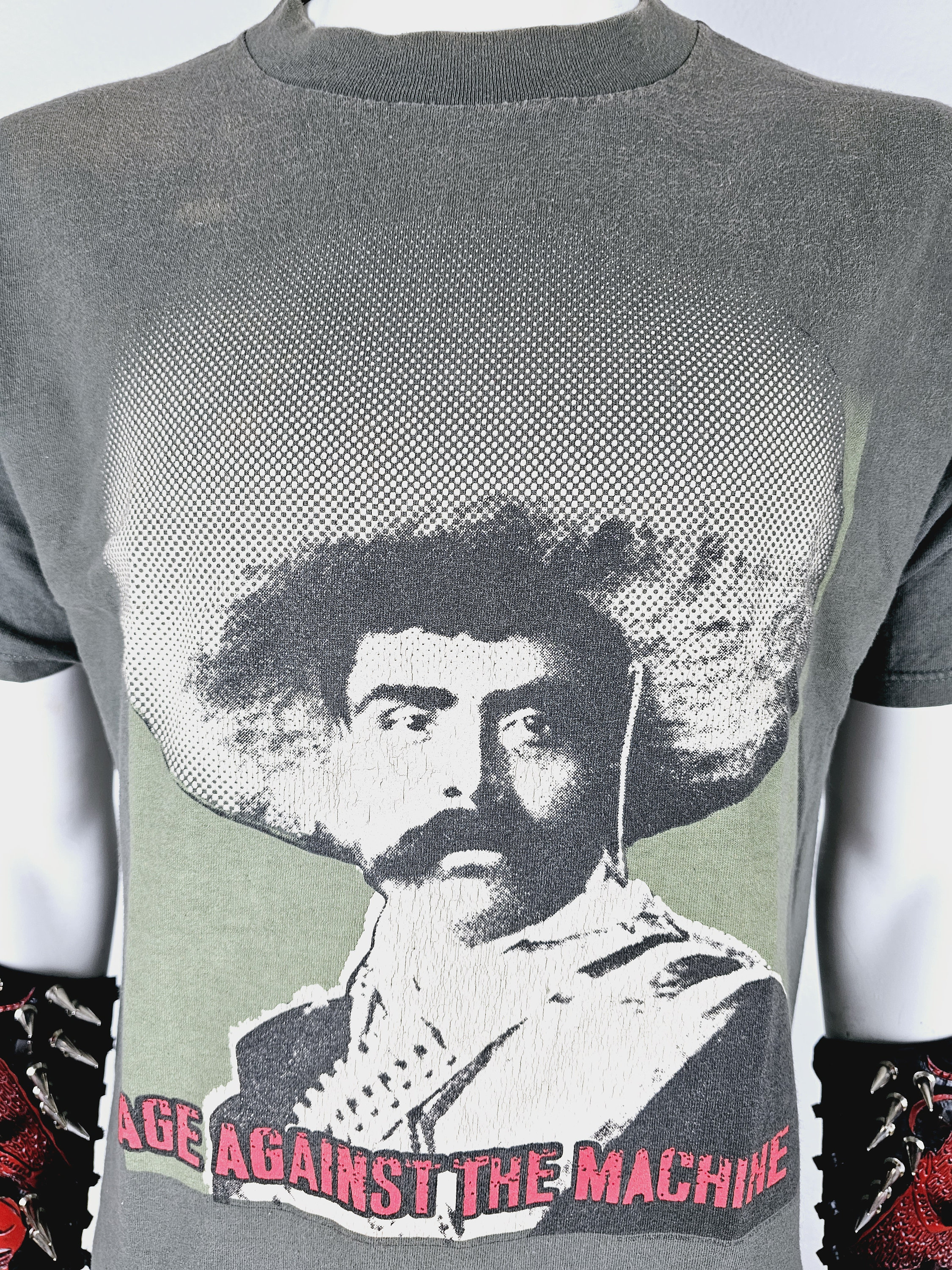 Emiliano Zapata Against the Machine？ 2000 Rage Against the Machine Emiliano Zapata Shirt Adult