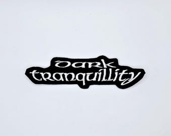 Donkere, rustige witte geborduurde patch met logo-vormige rand