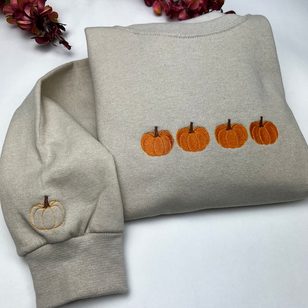 Besticktes Kürbis Sweatshirt: Spooky Season Crewneck