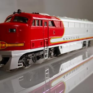 VINTAGE 1970&#39;s Rivarossi - Santa Fe Diesel Locomotive - O-Gauge