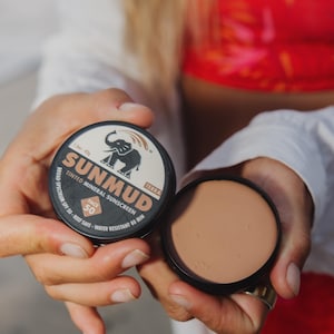 SUNMUD Brand Mineral Sunscreen SPF 50, Broad Spectrum, Non-nano Zinc, Reef Safe, Eco-friendly, Water Resistant, Tinted Organic in Travel Tin image 4