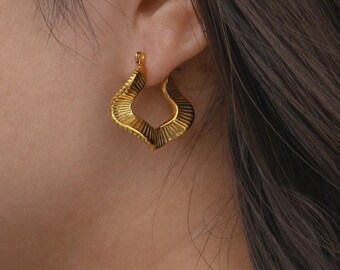 Wave Ohrringe strukturierte 18K Gold Edelstahl hypoallergen Box oder Beutel enthalten Paar