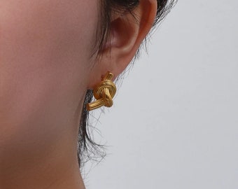 Paire de boucles d'oreilles hypoallergéniques en acier inoxydable torsadé avec corde or ou argent boîte ou pochette incluse