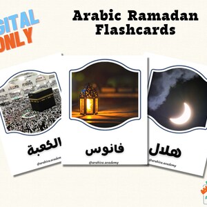Peut inclure: Trois cartes mémoire rectangulaires blanches intitulées Arabic Ramadan Flashcards. Les cartes présentent des images de la Kaaba, d'une lanterne allumée et d'un croissant de lune, avec le texte arabe et le compte @arabica.academy.