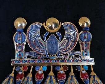 黄金の古代エジプトのツタンカーメン・ウセク首輪 - ツタンカーメン王
