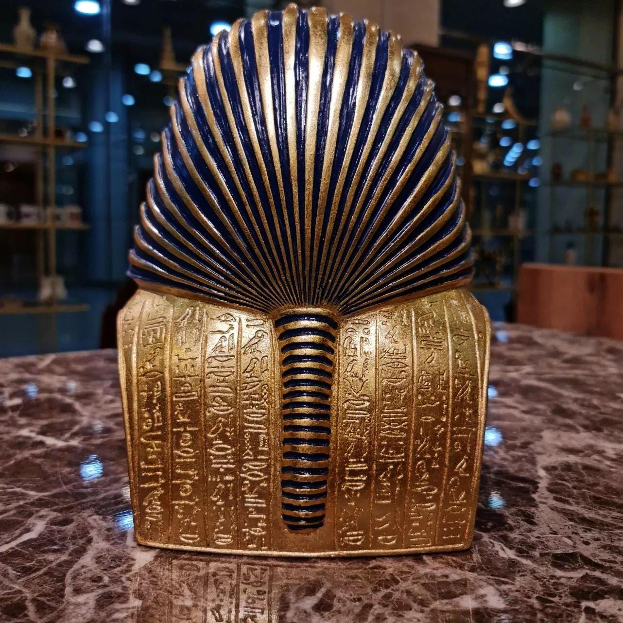 手作りのツタンカーメンマスクのレプリカ：金メッキのエジプト装飾