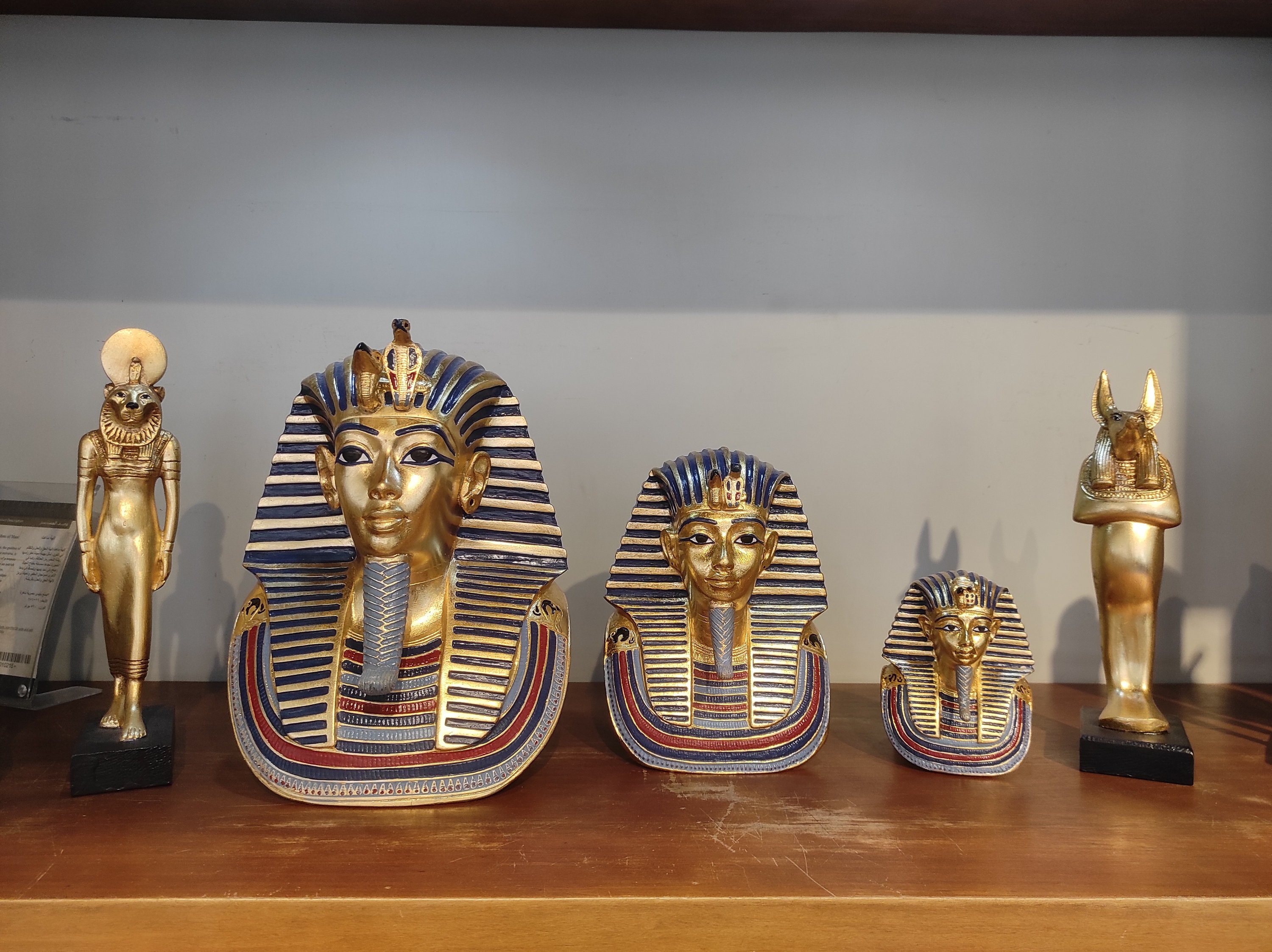 ツタンカーメン王の黄金のマスク（木製台座付き、特大サイズ）、証明書