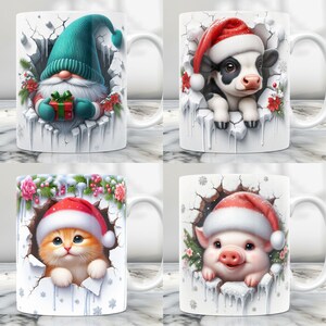 Puede incluir: Conjunto de cuatro tazas de cer&aacute;mica blanca con dise&ntilde;os navide&ntilde;os. Cada taza presenta un animal diferente con un gorro de Pap&aacute; Noel: un gnomo, una vaca, un gato y un cerdo. Las tazas est&aacute;n decoradas con un dise&ntilde;o de hielo agrietado y copos de nieve.