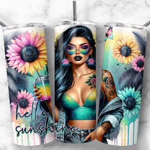 Peut inclure: Un gobelet en acier inoxydable avec un motif color&eacute; repr&eacute;sentant une femme avec des lunettes de soleil, des fleurs et le texte "hello sunshine".