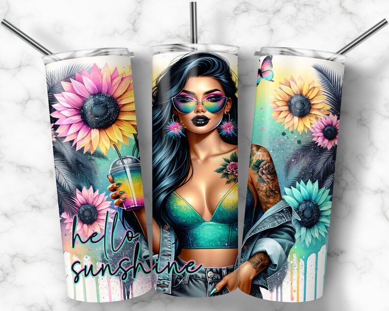 Peut inclure: Un gobelet en acier inoxydable avec un motif color&eacute; repr&eacute;sentant une femme avec des lunettes de soleil, des fleurs et le texte "hello sunshine".