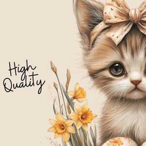 Puede incluir: Ilustraci&oacute;n en acuarela de un gatito con un lazo, narcisos y huevos de Pascua. El gatito tiene pelaje marr&oacute;n y blanco y ojos grandes. El texto "High Quality" est&aacute; escrito en una fuente de escritura.