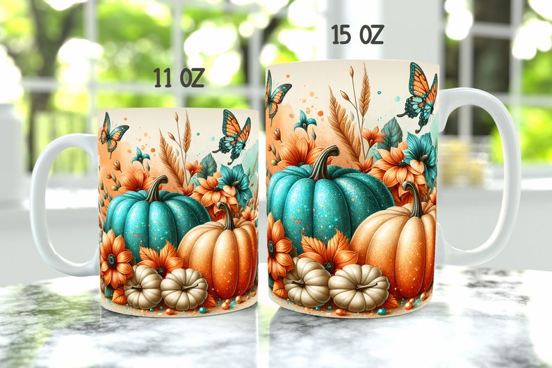 Pu&ograve; includere: Due tazze in ceramica bianca con un design a tema autunnale. Il design presenta zucche turchesi, fiori arancioni e turchesi, farfalle e spighe di grano. Una tazza &egrave; etichettata "11 OZ" e l'altra "15 OZ".