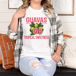 Guavas Retro Commercial Graphic Shirt, Vintages Guavas Label T-shirt, Exotic Fruit Lover Tee, Cute Unisex Adult Graphic T Shirt, Cool Gift
