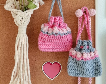 Small crochet coin purse