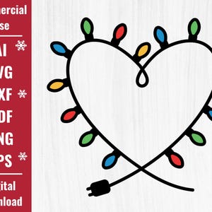 Puede incluir: Un dibujo lineal negro con forma de corazón adornado con luces navideñas de colores. Las luces son rojas, verdes, azules y amarillas. La imagen también incluye un enchufe y las palabras "Commercial Use" y "Digital Download".
