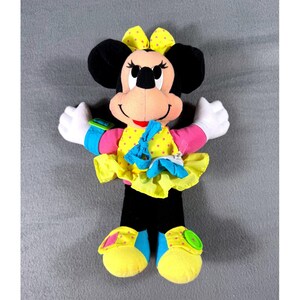 Pluszowa lalka Minnie Mouse w stylu vintage, Mattel Arco Toys, 12 cali, Disney z zegarkiem, zabawka sensoryczna zdjęcie 2
