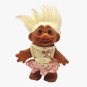 Vintage DAM Norfin Troll Doll Toy 1986 White Hair 5&quot; Embroidered Tennis Dress