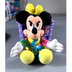 Pluszowa lalka Minnie Mouse w stylu vintage, Mattel Arco Toys, 12 cali, Disney z zegarkiem, zabawka sensoryczna zdjęcie 1