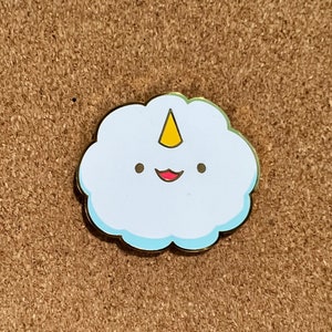 Biyoo Emaille Pin | Alwetend lezersstandpunt
