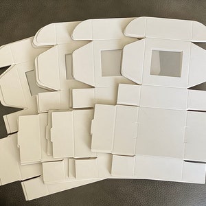 Set van 200 op maat gemaakte doorzichtige pvc-vensterkraftpapier bruin wit zwart kartonnen dozen/verjaardagscadeau/geschenkdoos bruiloft/kleine verpakking