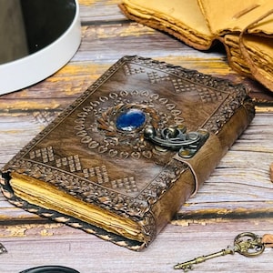 Livre de sortilèges vierges des ombres, journal en cuir vintage, papier taché fait main, journal grimoire, sorcière, carnet de croquis en cuir, excellent livre cadeau