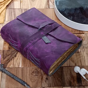 Quaderno per ufficio vintage fatto a mano, in pelle viola con rilegatura esclusiva, con carta dai bordi frastagliati, blocco note vintage, regalo ideale per l'anniversario.