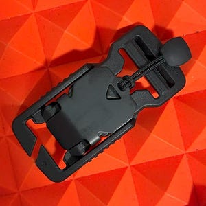 Fidlock V-Buckle 25 Splitbar with Black Flap and Pull Tab