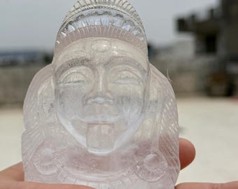 Handgesneden helder kwartsbeeldje van de godin Kali, 7,6 cm, hindoeïstisch godinnenbeeldje 275 g, altaarsculptuur van natuurlijk kristal