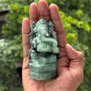Handcarved Emerald Ganesha Statue: 4&quot; Untreated Gemstone Idol