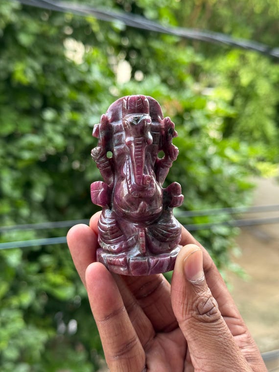 ルビー ガネーシャ 彫り物 ヴィンテージの手彫りルビーガネーシャ像：インドの宝石偶像、905