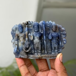 Estátua de Ram Darbar em safira azul esculpida à mão: decoração de templo hindu, 2138 ct