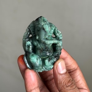 Hand-Carved Emerald Ganesha Idol: 523ct Green Statue, Home Temple Gift