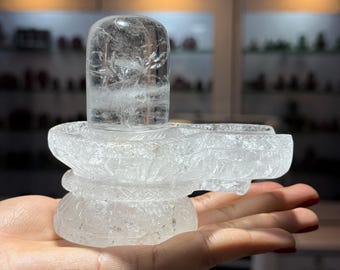 Shivlinga de cuarzo del Himalaya tallado a mano: escultura natural certificada por laboratorio para templo doméstico, 453 gramos, 3 pulgadas de altura.