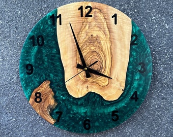 Emerald Green Epoxy Wall Clock , Custom Made Resin & Olive Wood Wall Clock,  Unique Handmade Gift, Christmas Wall Decor, Hangings