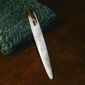 Handcrafted Reindeer antler needle. For Nålebinding, Naalbinding, Needlebinding.