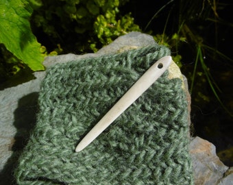 Handmade Reindeer antler Nålebinding needle. Naalbinding.