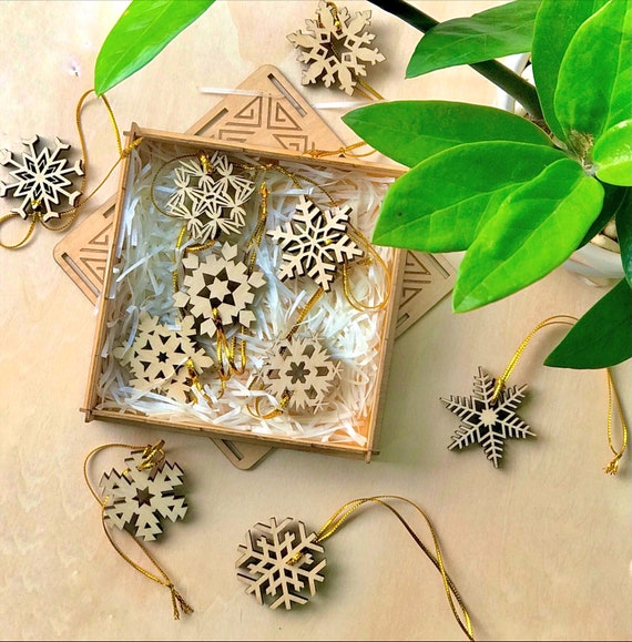 Mini Snowflake Ornaments Mini Christmas Ornaments Set Wooden Ornaments Box  Set of 10 Christmas Gifts 