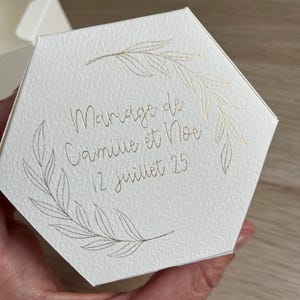 Petites boîtes mariage personnalisées – Forme pentagonale en carton blanc épais avec dorure or ou argent – Cadeaux invités mariage