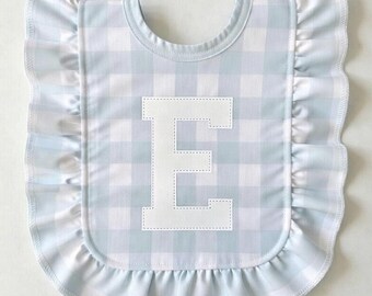 Bavaglino per neonati con volant a quadretti blu e applicazioni fatto a mano