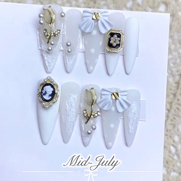 Transparent White Painting Press On Nails, Golden Painting Crystal Nails Art, Bow Tie Glue On Nails, Almond False Nails, Stiletto Nail