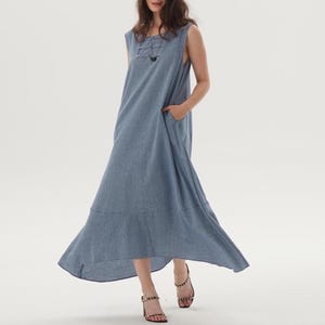 Sleeveless Linen A-Line Dress Summer Loose Maxi Dress with Chinese Frog Button Detail Minimalist Layered Hem Dress Casual Boho Linen Dress