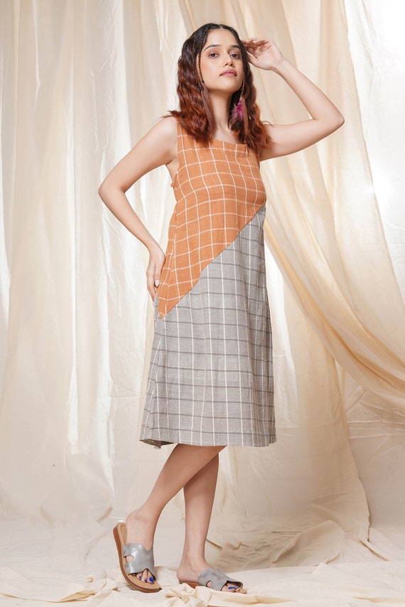 送料無料の商品 Gray and Orange - Woven Hand Checks Short Khadi Natural Clothing