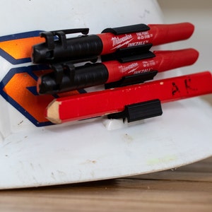 Portamatite personalizzato per elmetto protettivo e portapennarello Milwaukee Inkzall