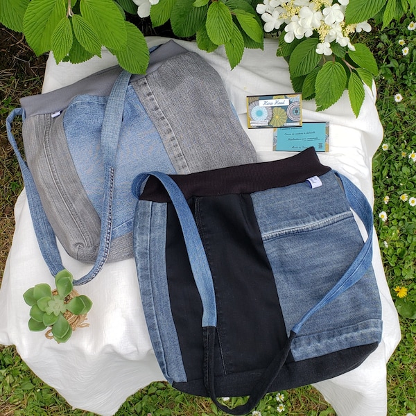 Sac en jean recyclé bleu/noir ou bleu/gris, anses en jean et ouverture du sac en bord côte. Sacs doublés. Upcycling, jean addict