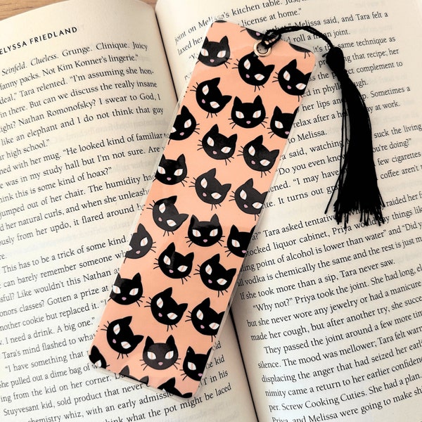Halloween Black Cat Bookmark, Handmade Bookmark, Spooky Cat bookmark, Book Lover gift, Bookish merch, gift for reader, laminated, tassel