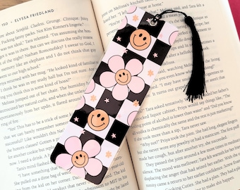 Retro Flower Bookmark, Handmade Bookmark, retro black and white bookmark, Book Lover gift, Bookish merch, gift for reader, laminated, tassel