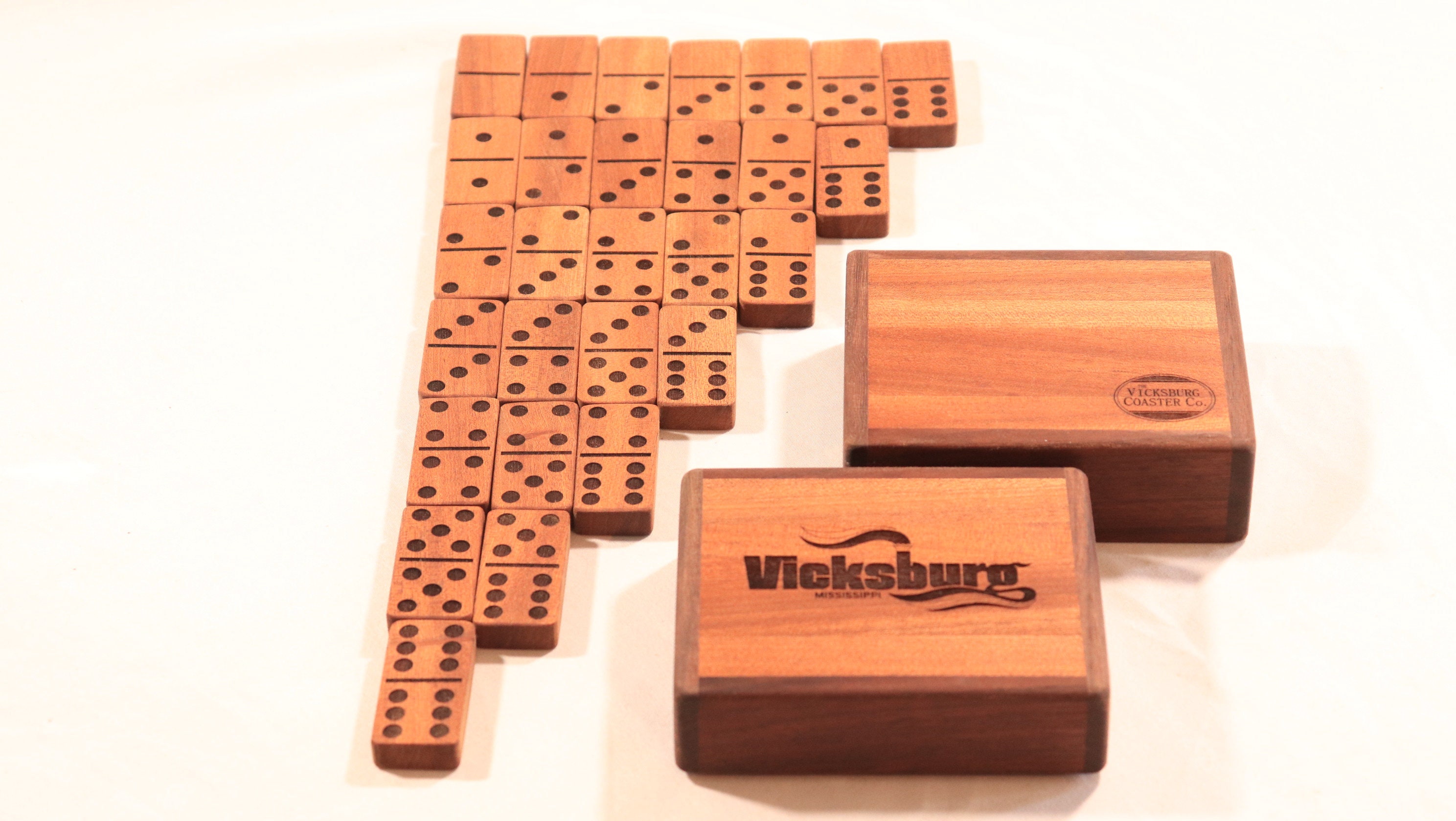 Domino-Set Mit 28 Steinen & 4 Haltern - Klassisches Brettspiel